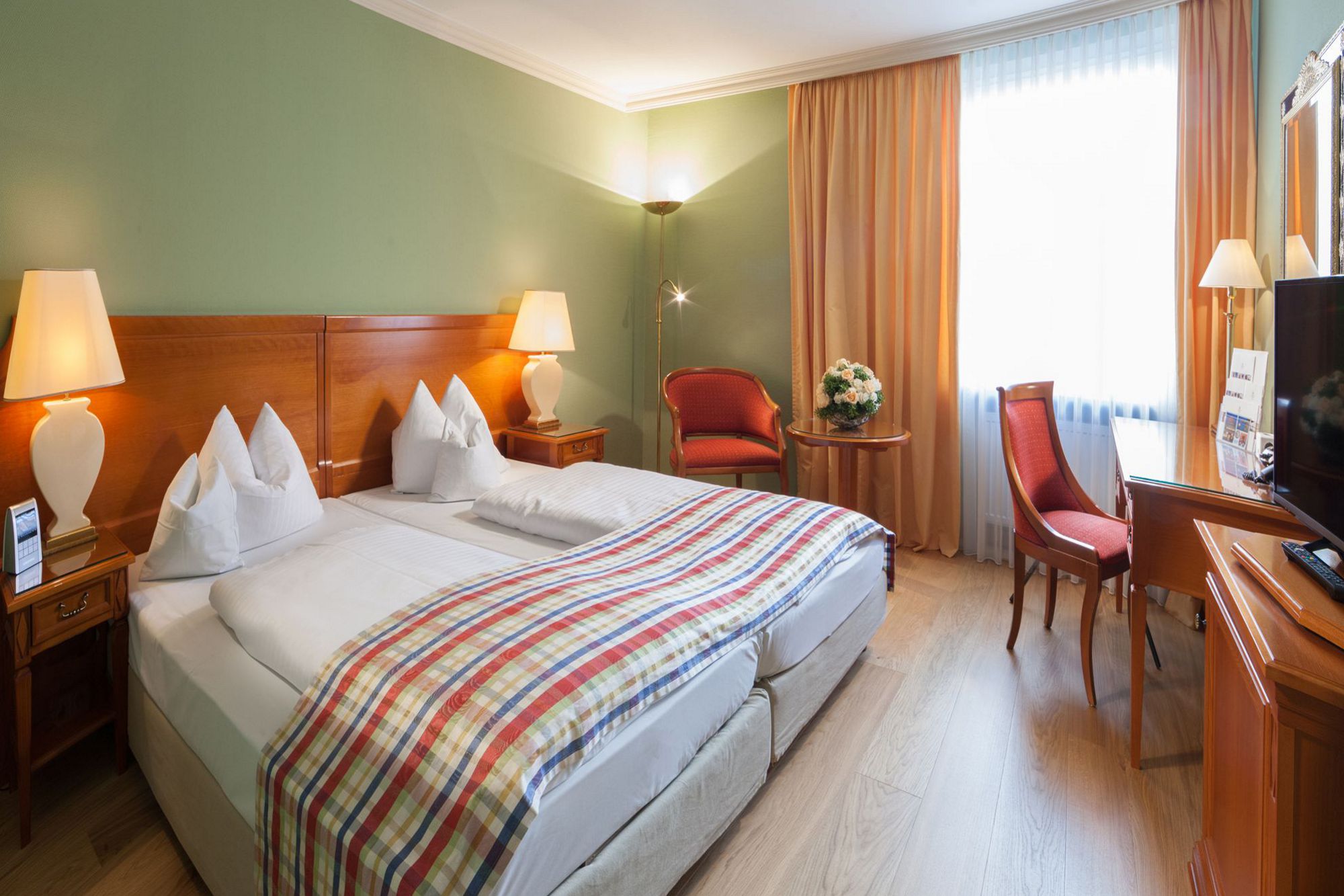 hotel-goldene-sonne-landshut-gut-schlafen-karussell